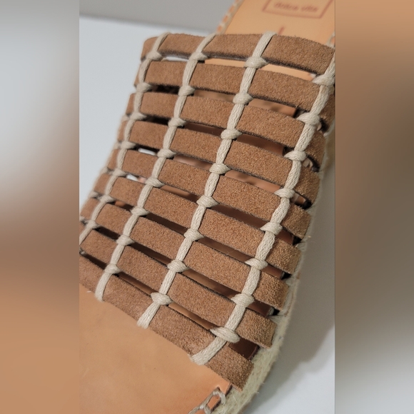 Dolce Vita Wedge Sandels - Picture 10 of 11